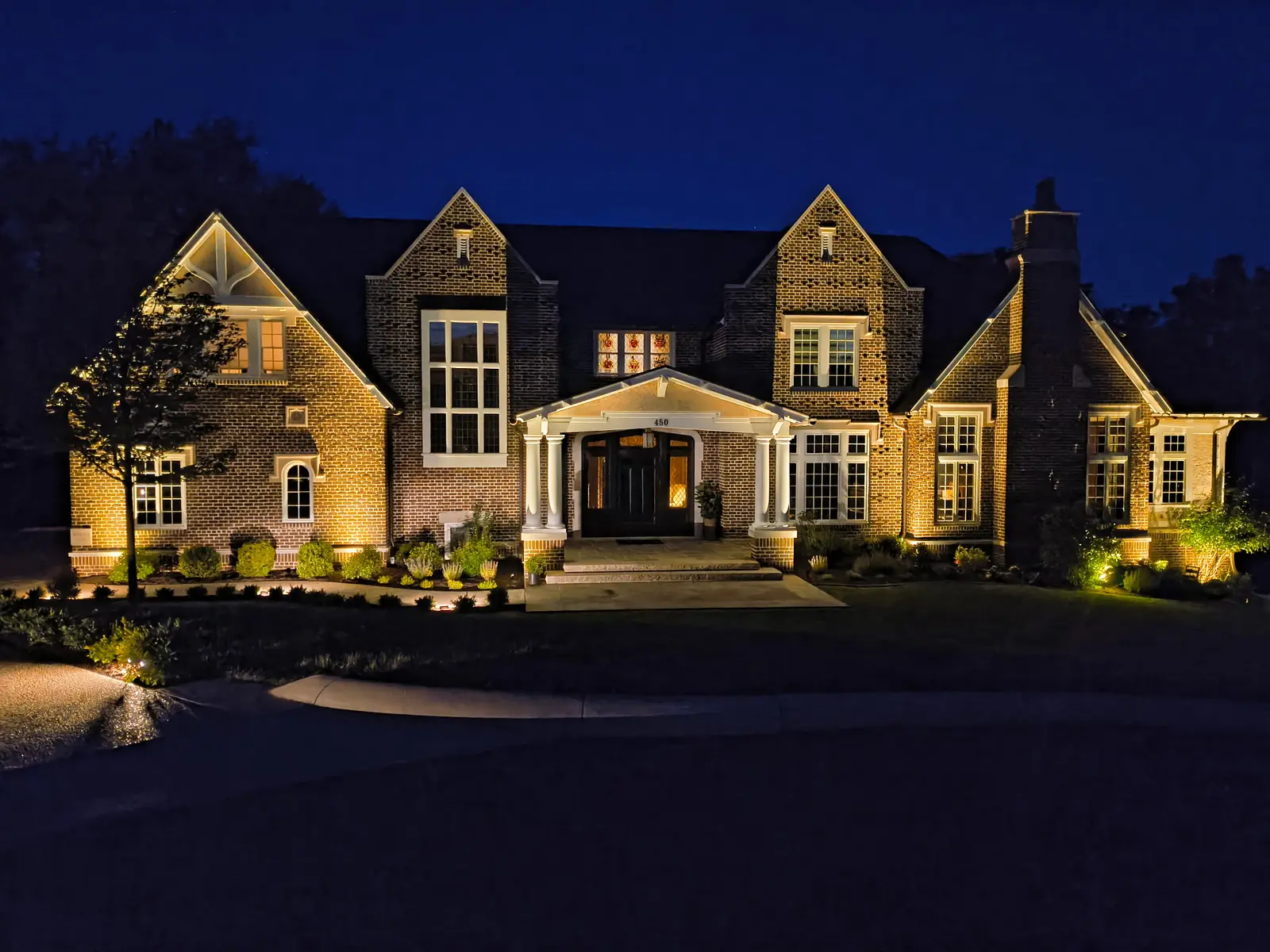 Architectural landscape lighting project by Dave's Landscaping