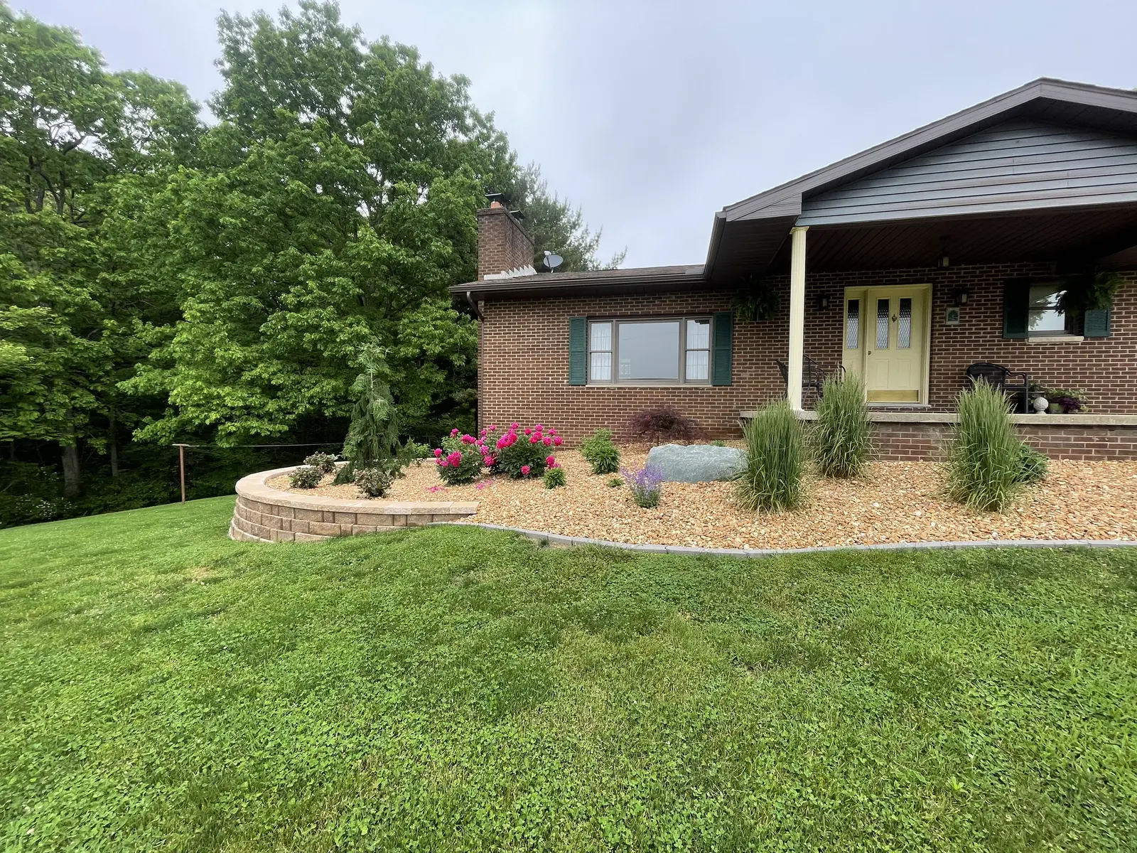 Dave's Landscaping seasonal landscape cleanup project